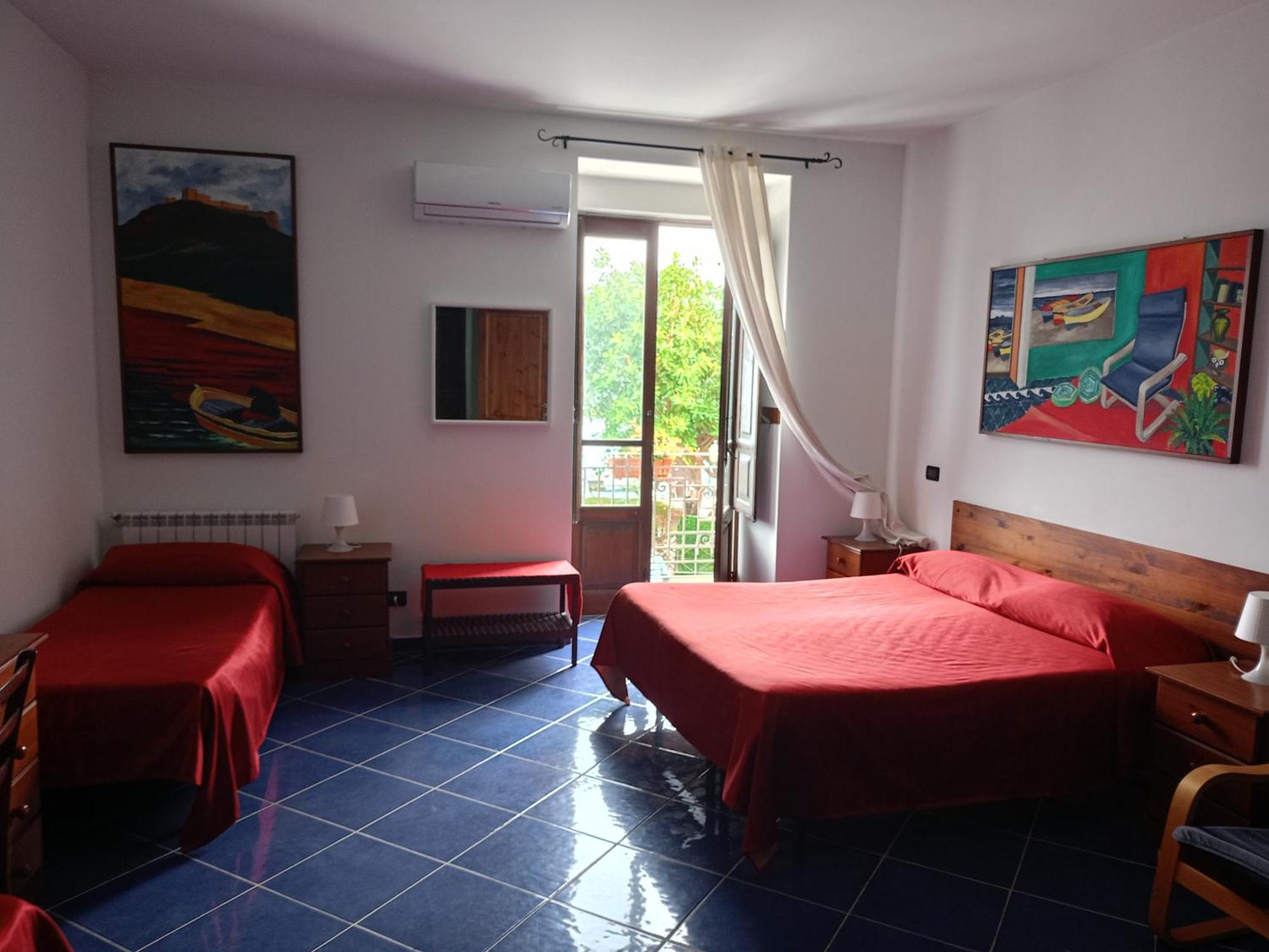 Bed& Breakfast Maredomus Hotell Milazzo Exteriör bild