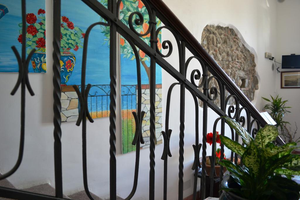 Bed& Breakfast Maredomus Hotell Milazzo Exteriör bild