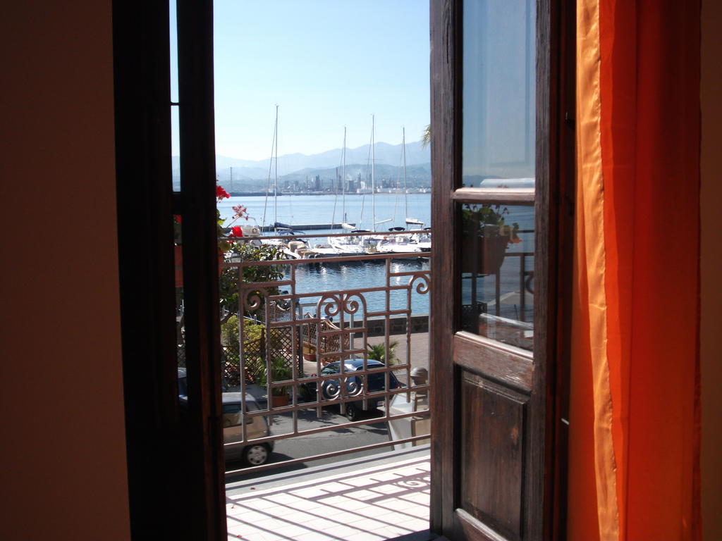 Bed& Breakfast Maredomus Hotell Milazzo Exteriör bild